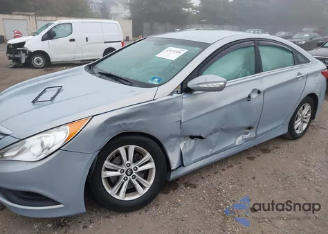 2014 Hyundai Sonata Gls z USA, uszkodzony, nr VIN 5NPEB4AC9EH925631